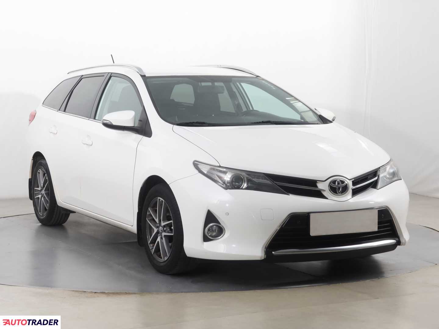 Toyota Auris 2014 2.0 122 KM