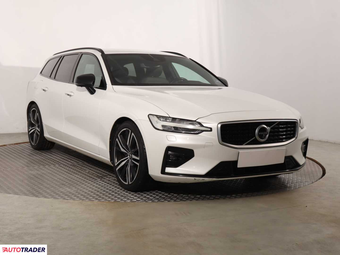 Volvo V60 2019 2.0 187 KM