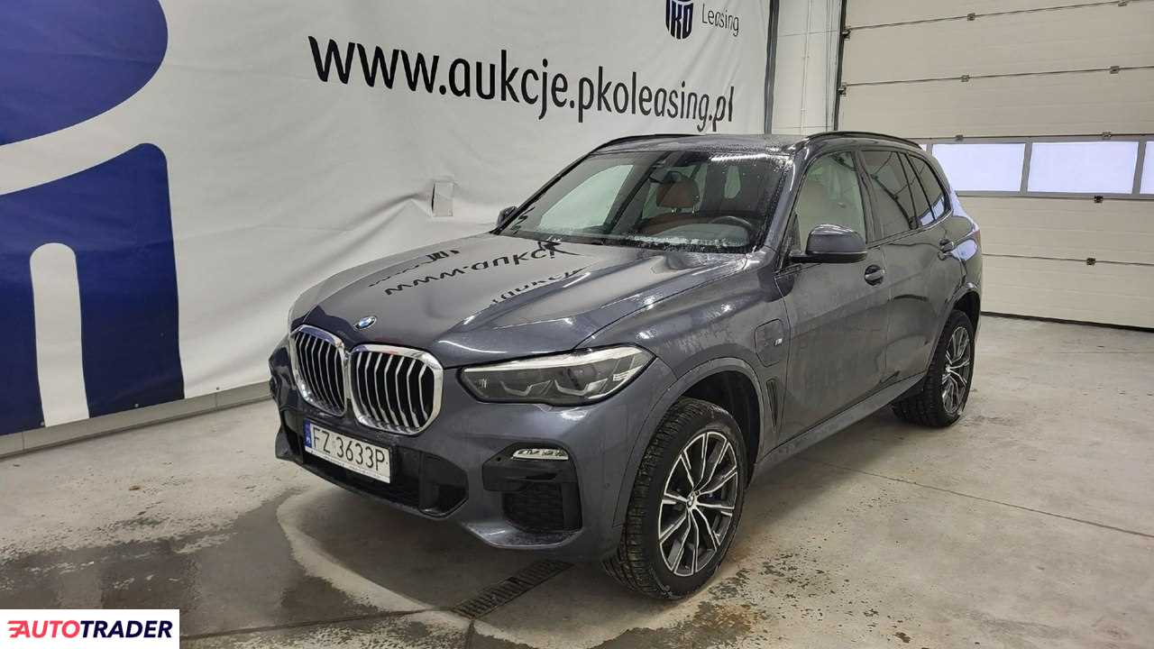 BMW X5 2021 3.0 286 KM