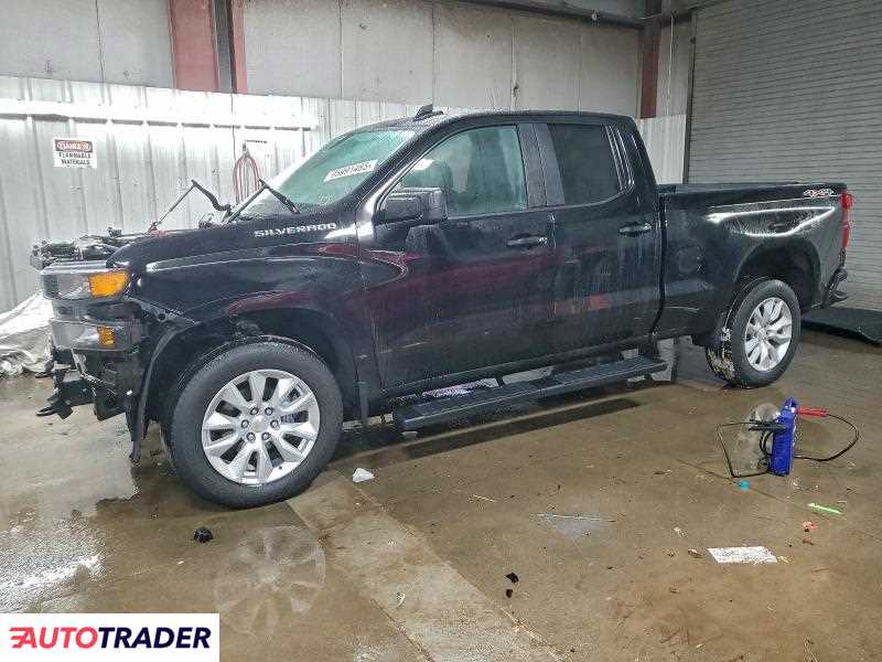 Chevrolet Silverado 2020 4