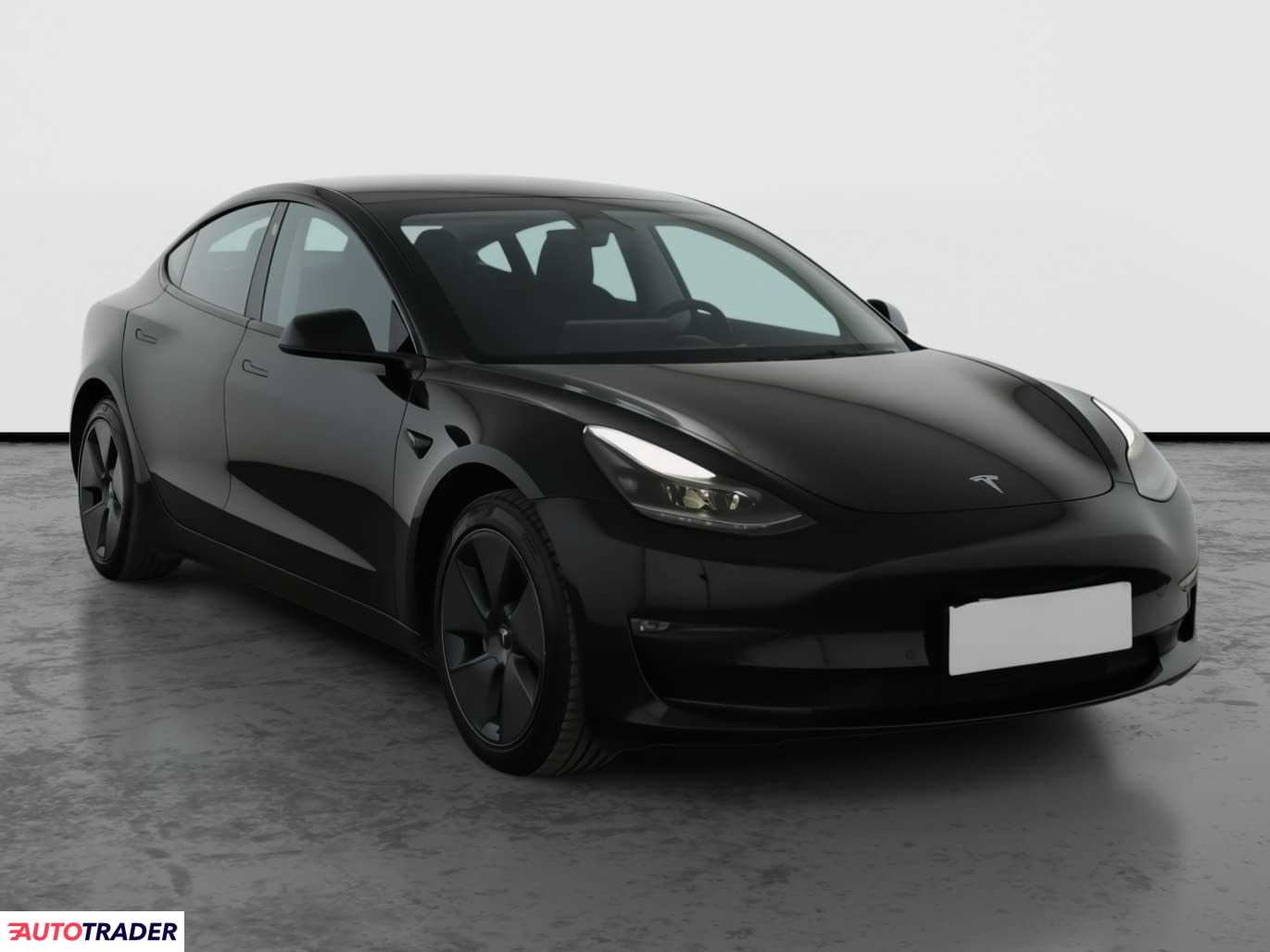 Tesla Model 3 2021 434 KM