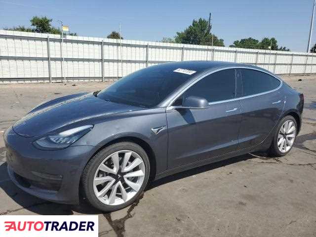 Tesla Model 3 2020