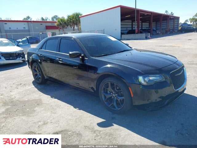 Chrysler 300C 2023 3