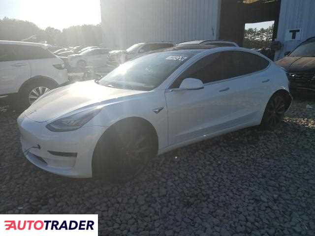 Tesla Model 3 2020