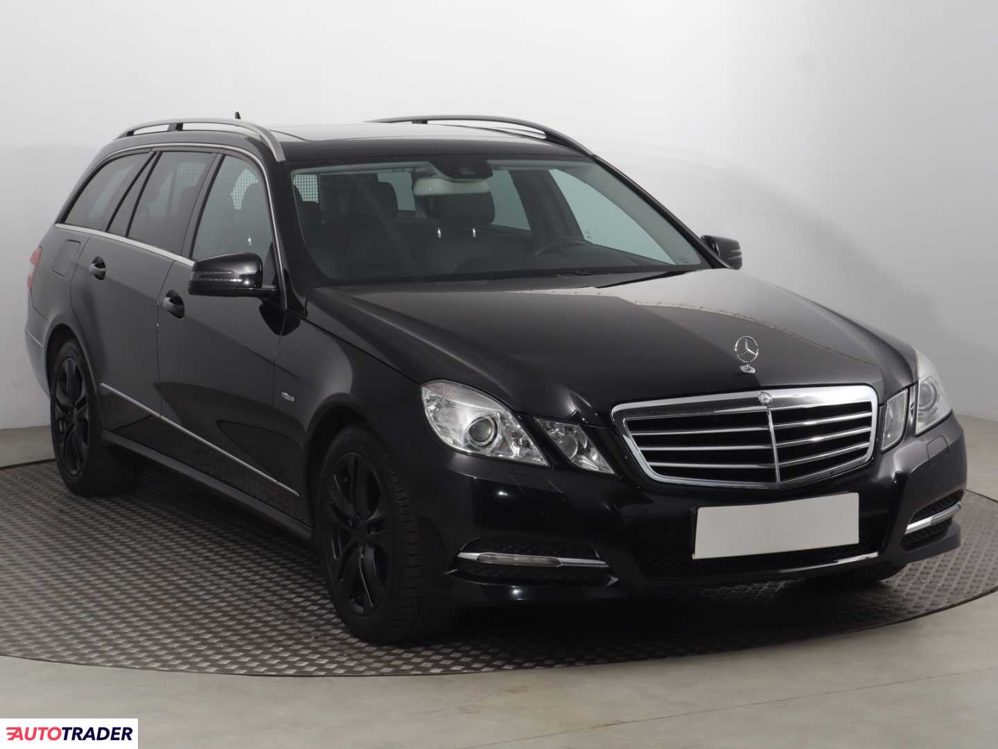 Mercedes E-klasa 2011 1.8 181 KM