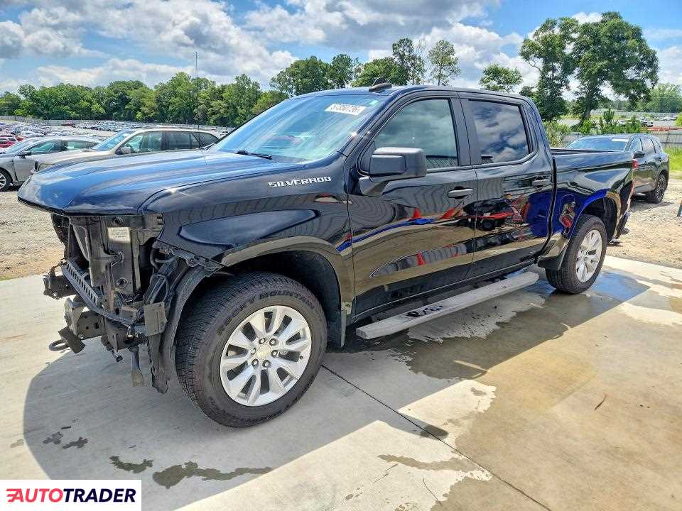 Chevrolet Silverado 2020 4