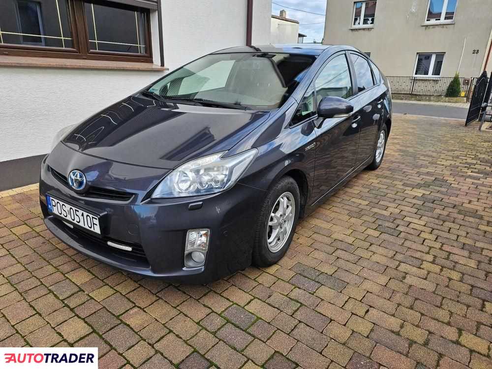 Toyota Prius 1.8 hybrydowy 99 KM 2012r. (ostrów)