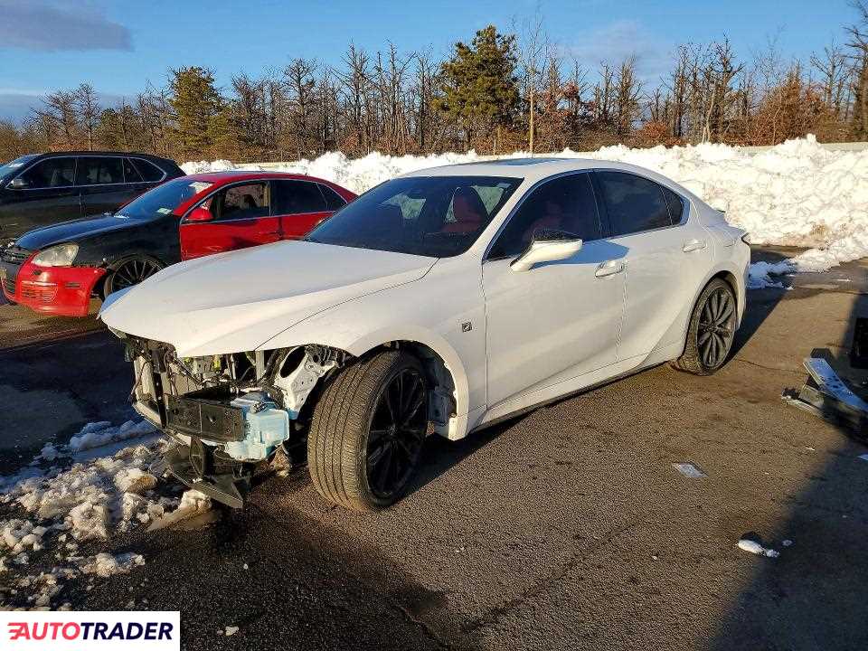 Lexus IS 2024 3
