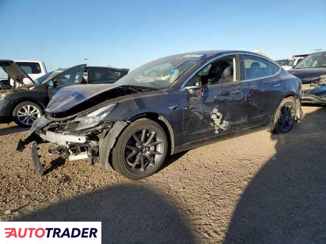 Tesla Model 3 2020