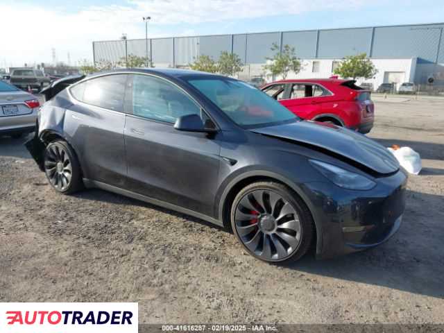Tesla Model Y 2024 Tesla Model Y 2024