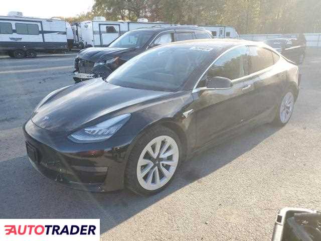 Tesla Model 3 2020