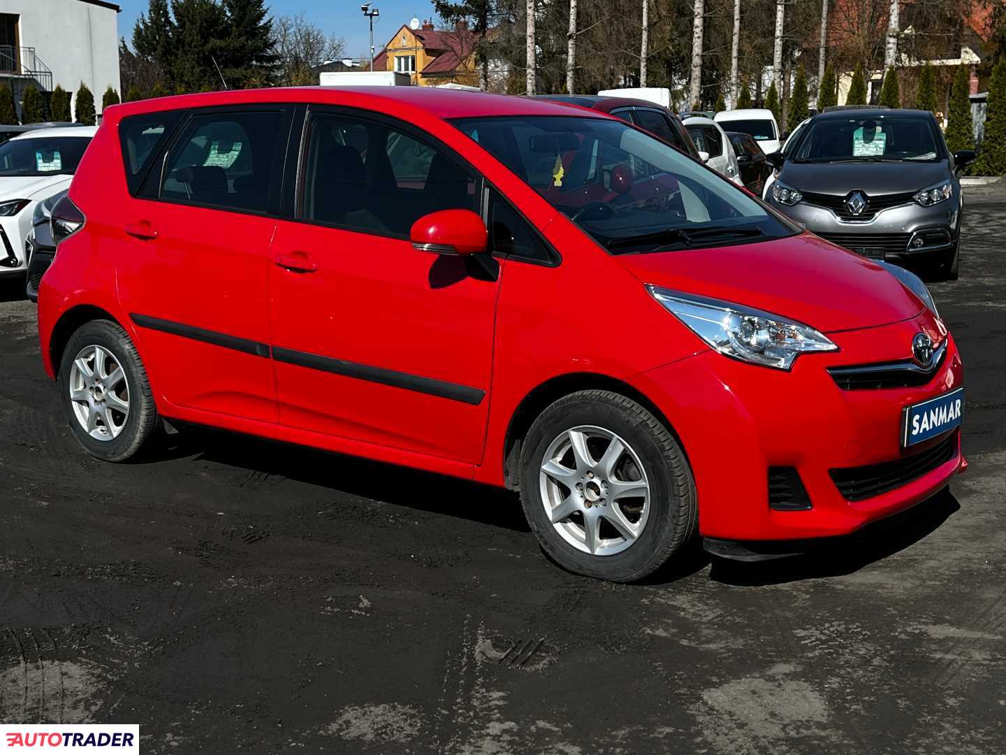 Toyota Verso 2015 1.4 90 KM