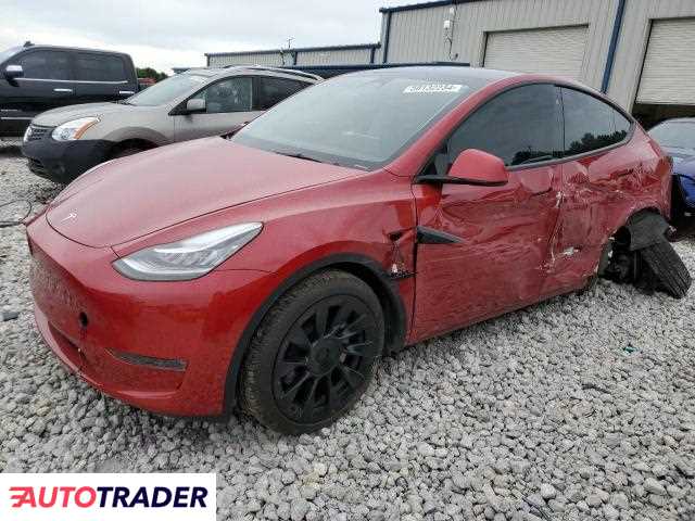 Tesla Model Y benzyna 2023r. (WAYLAND)