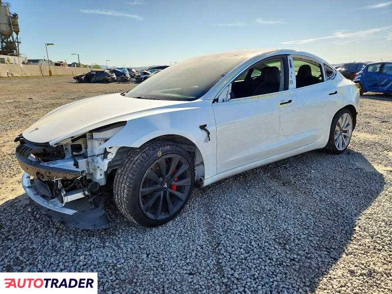 Tesla Model 3 2020