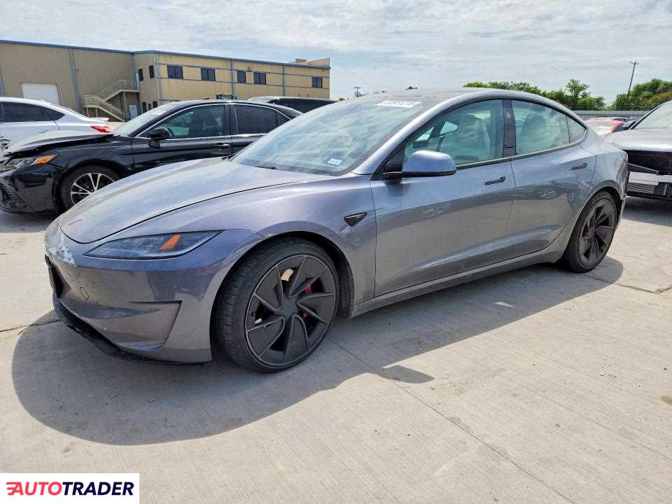 Tesla Model 3 2024