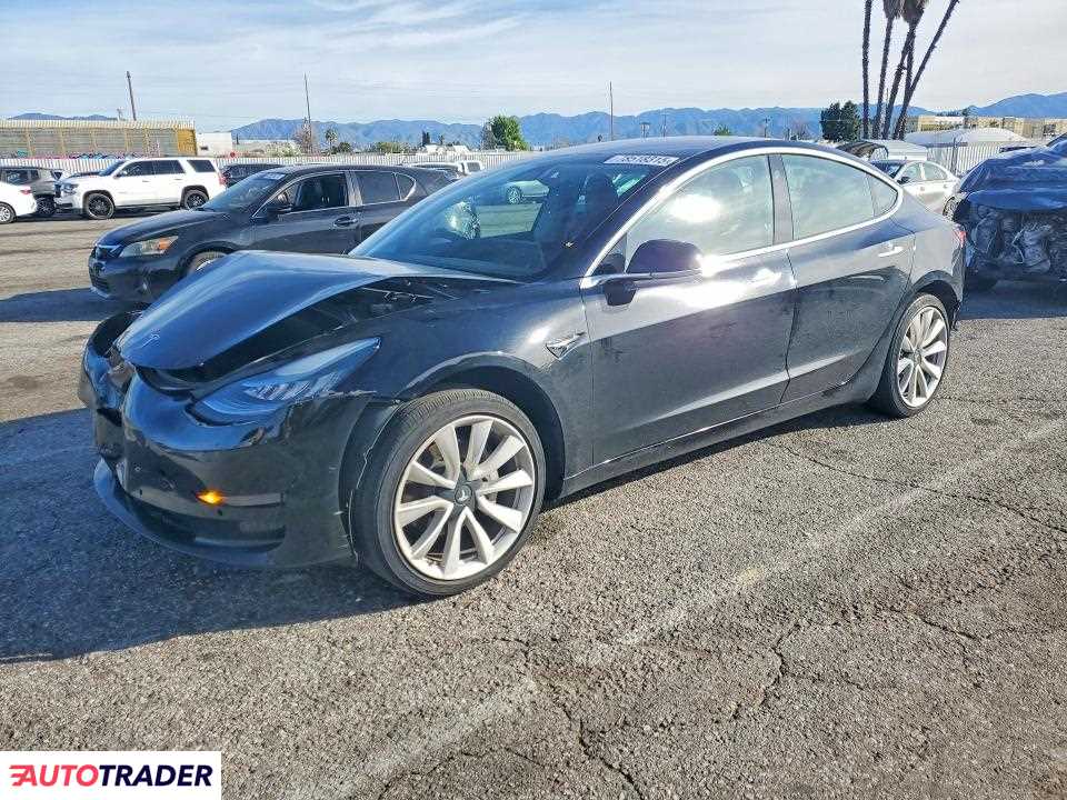Tesla Model 3 2020
