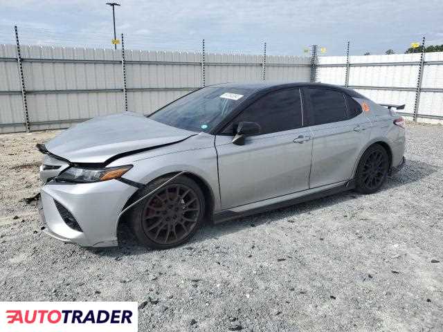 Toyota Camry 2020 3