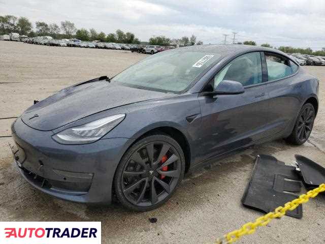 Tesla Model 3 2020