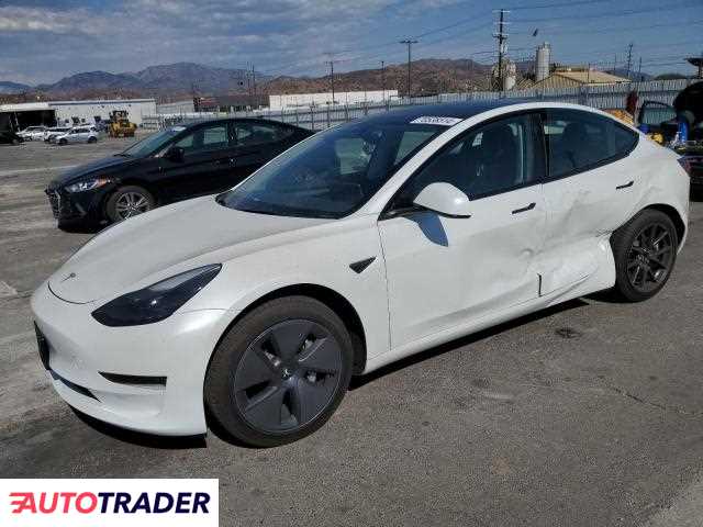 Tesla Model 3 benzyna 2023r. (SUN VALLEY)