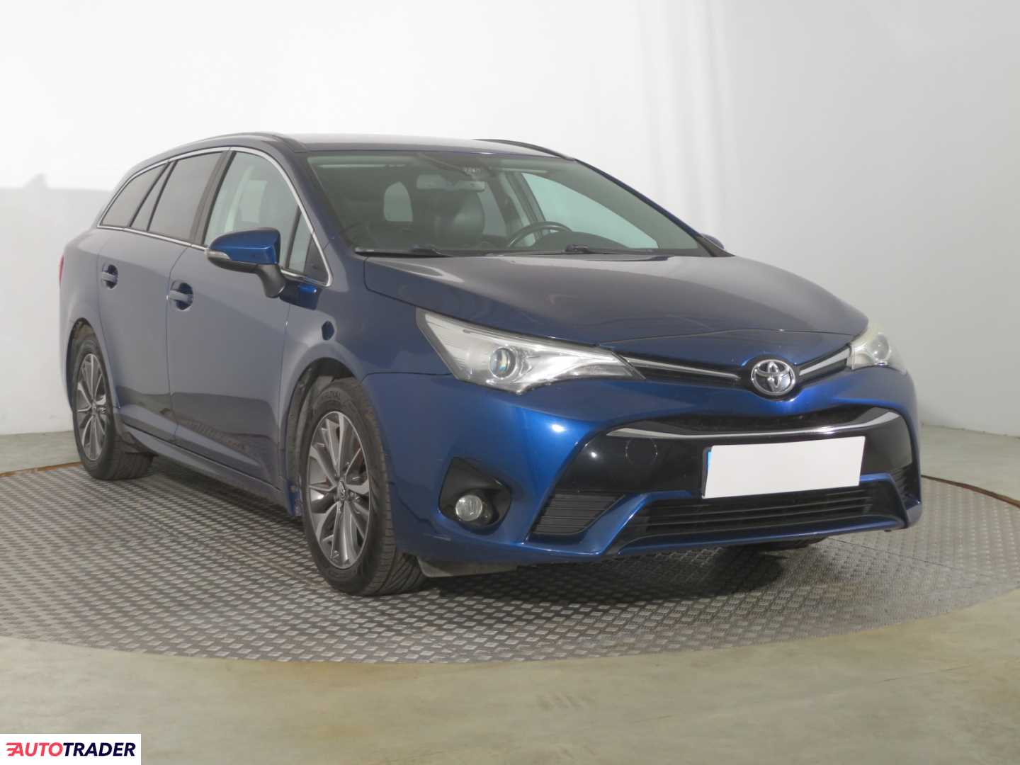 Toyota Avensis 2015 2.0 140 KM