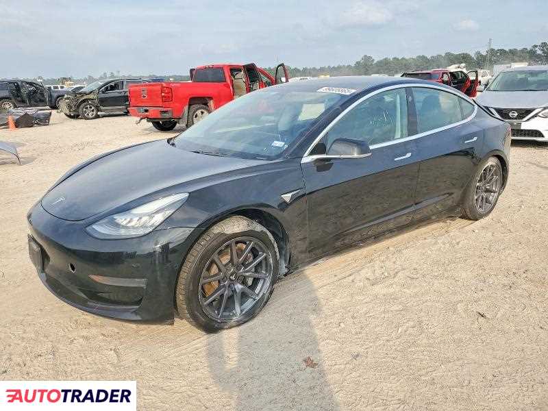 Tesla Model 3 2020