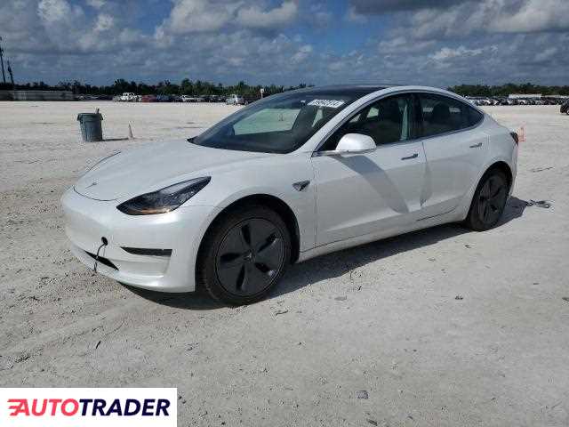 Tesla Model 3 2020