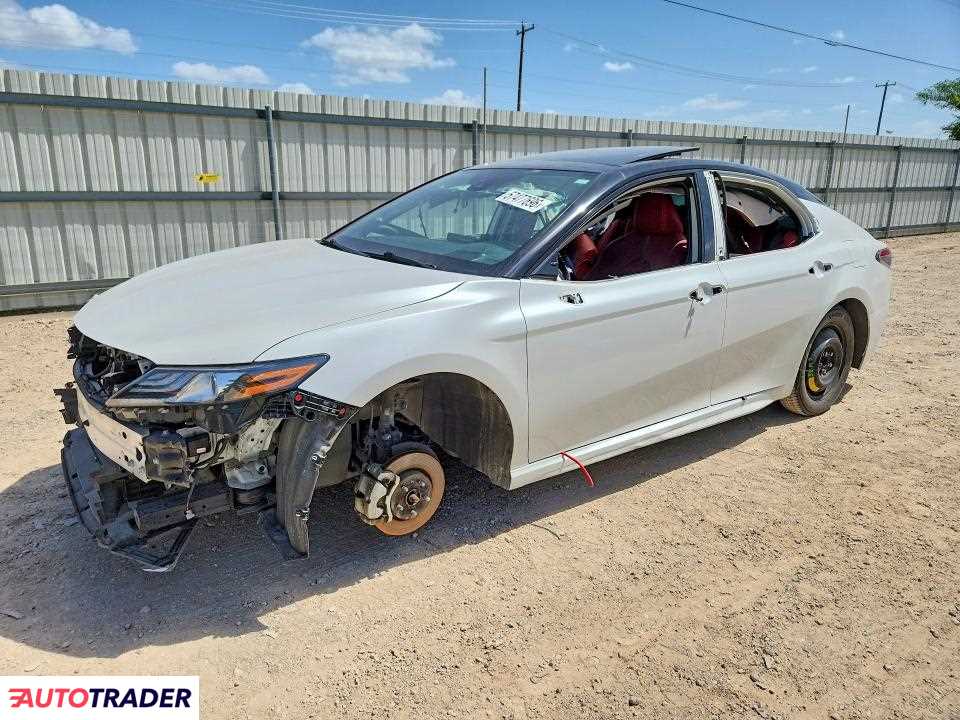 Toyota Camry 2022 3
