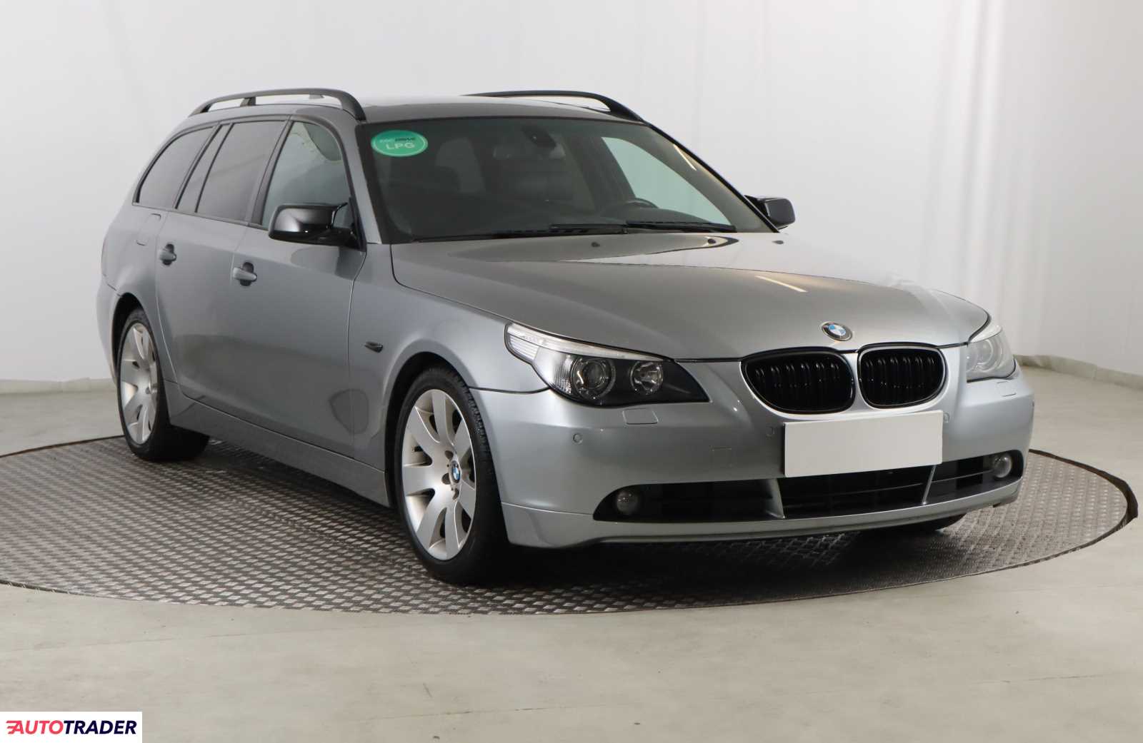 BMW 530 2006 3.0 254 KM