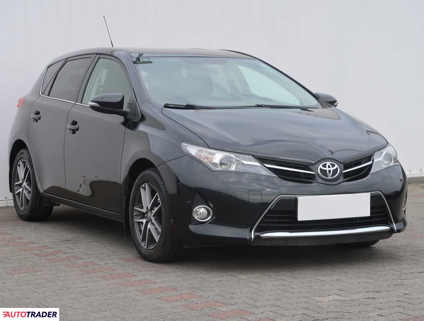 Toyota Auris 2014 1.6 130 KM