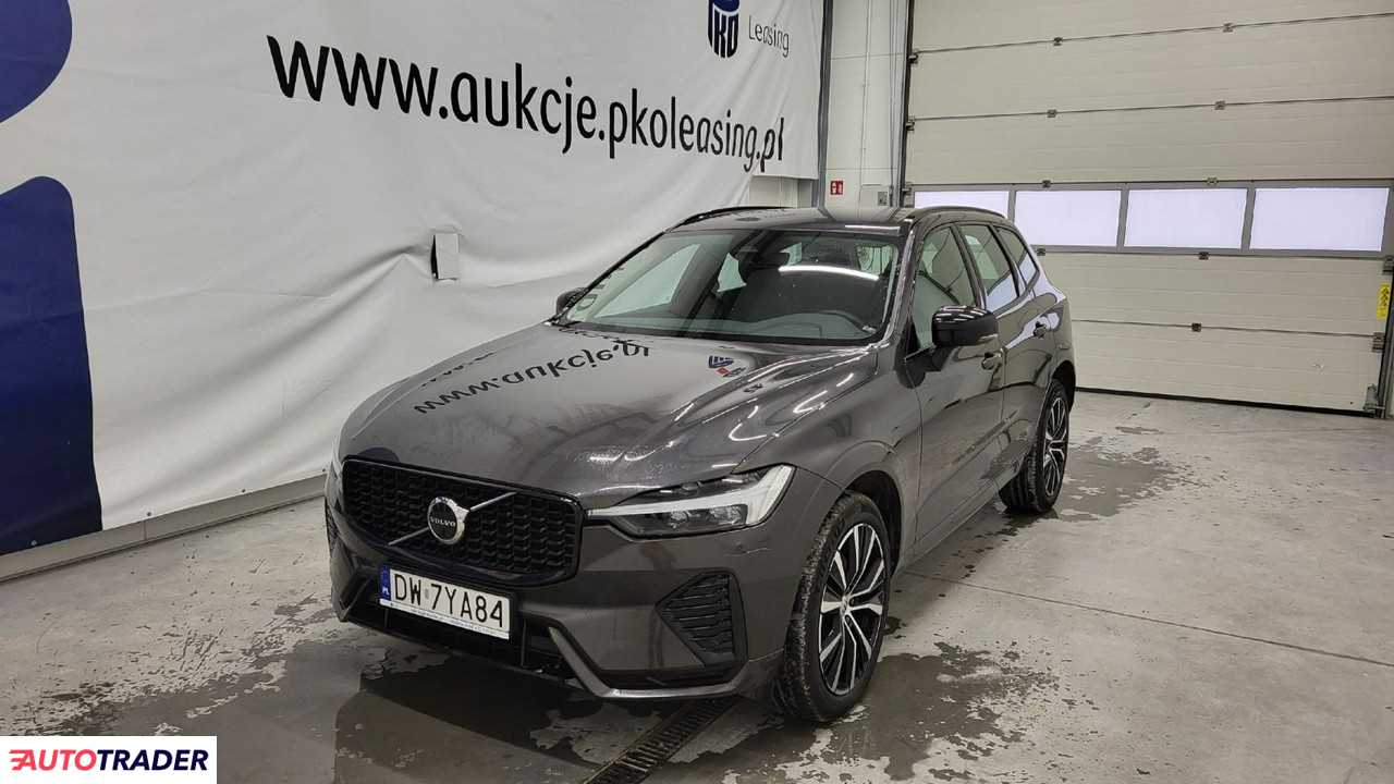 Volvo XC60 2024 2.0 197 KM