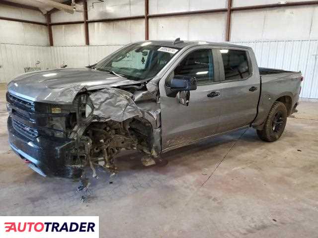 Chevrolet Silverado 5.0 benzyna 2021r. (LANSING)