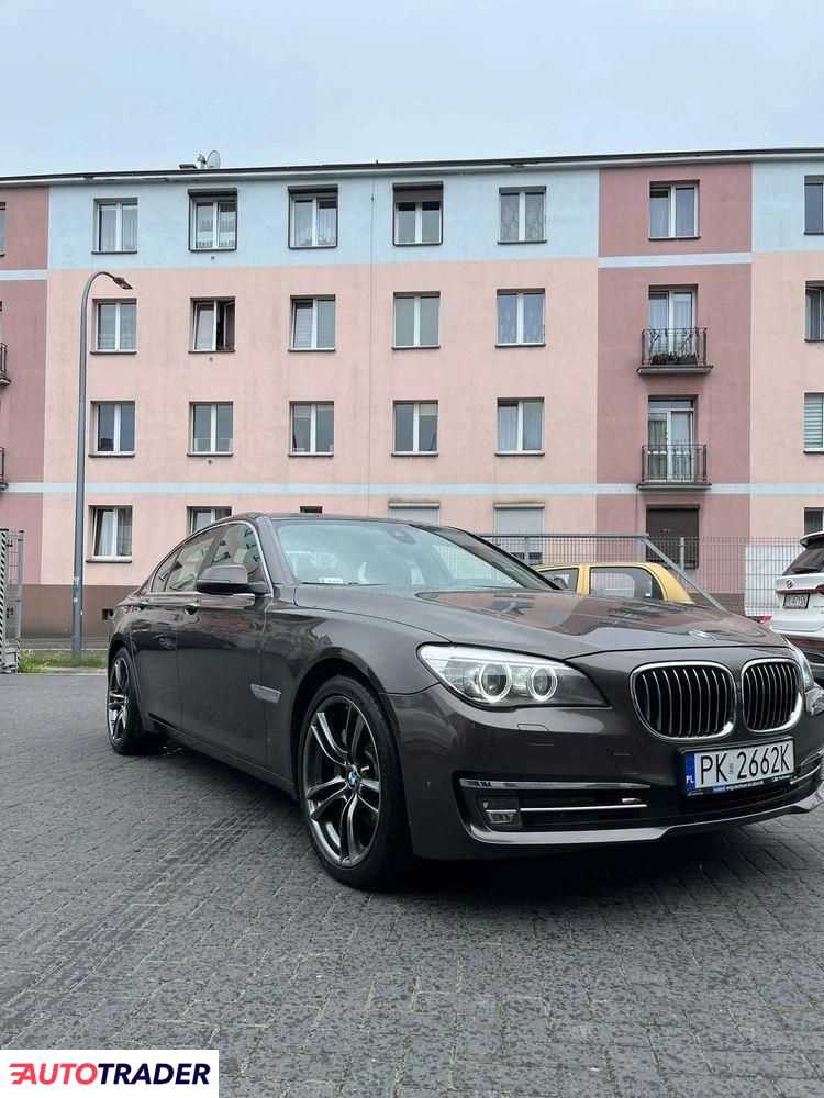 BMW 730 2013 3.0 258 KM