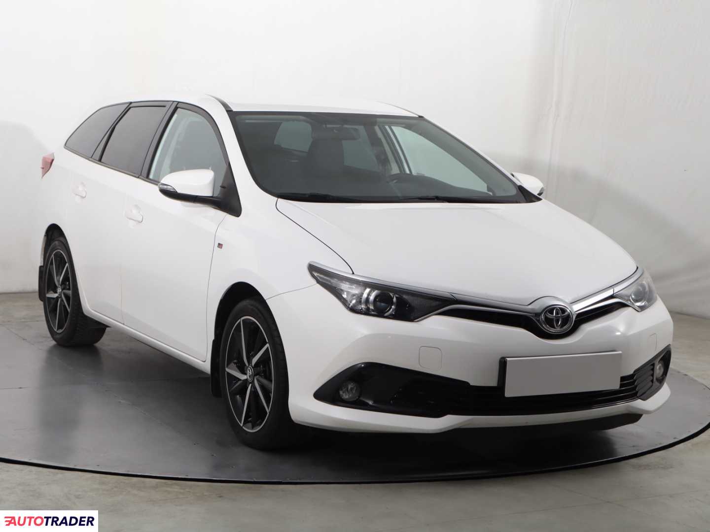 Toyota Auris 2018 1.3 97 KM