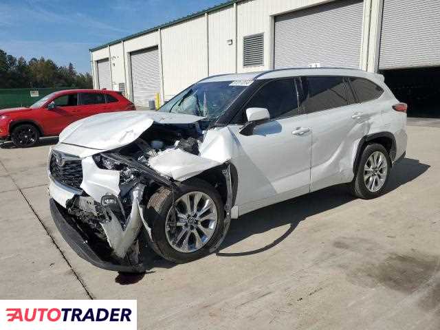 Toyota Highlander 3.0 benzyna 2022r. (GASTON)