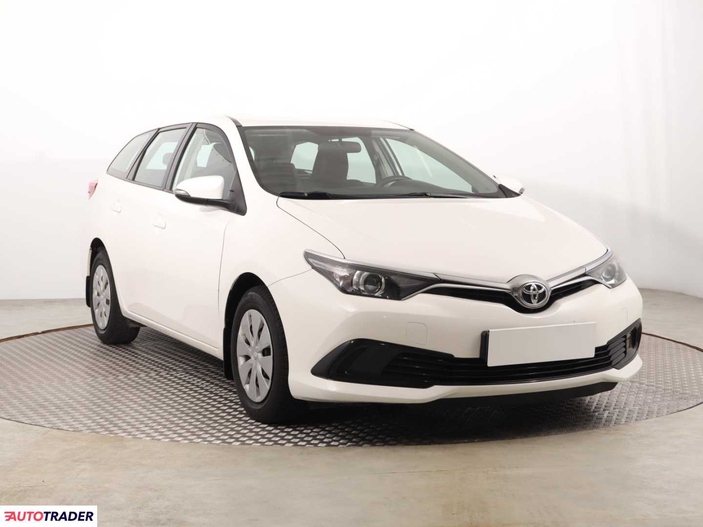 Toyota Auris 2018 1.6 130 KM