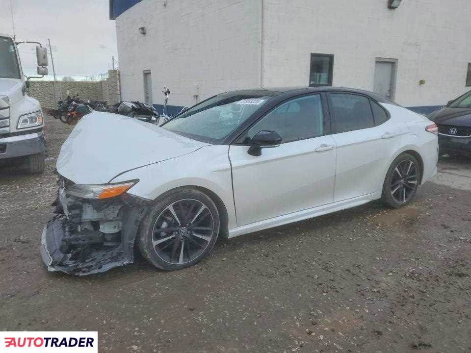 Toyota Camry 2020 3