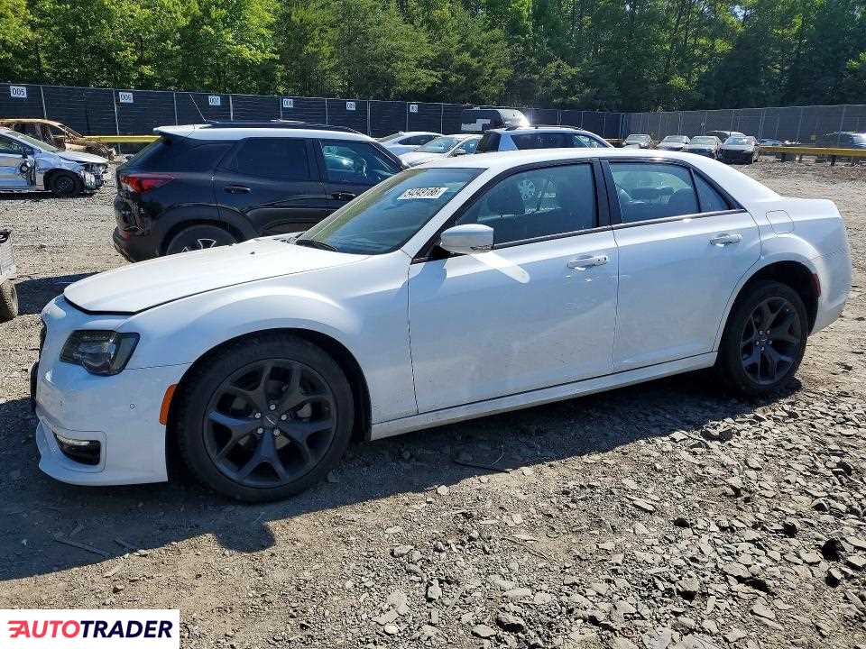 Chrysler 300C 2022 3