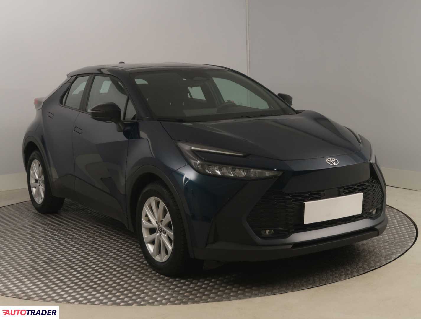 Toyota C-HR 2024 1.8 138 KM