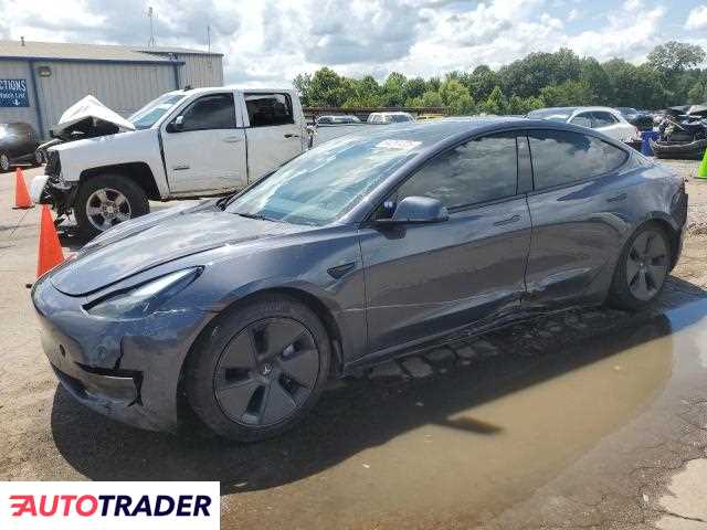 Tesla Model 3 2023