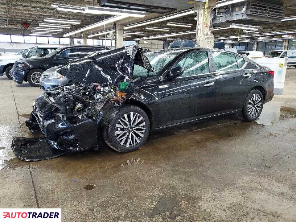 Nissan Altima 2025 2