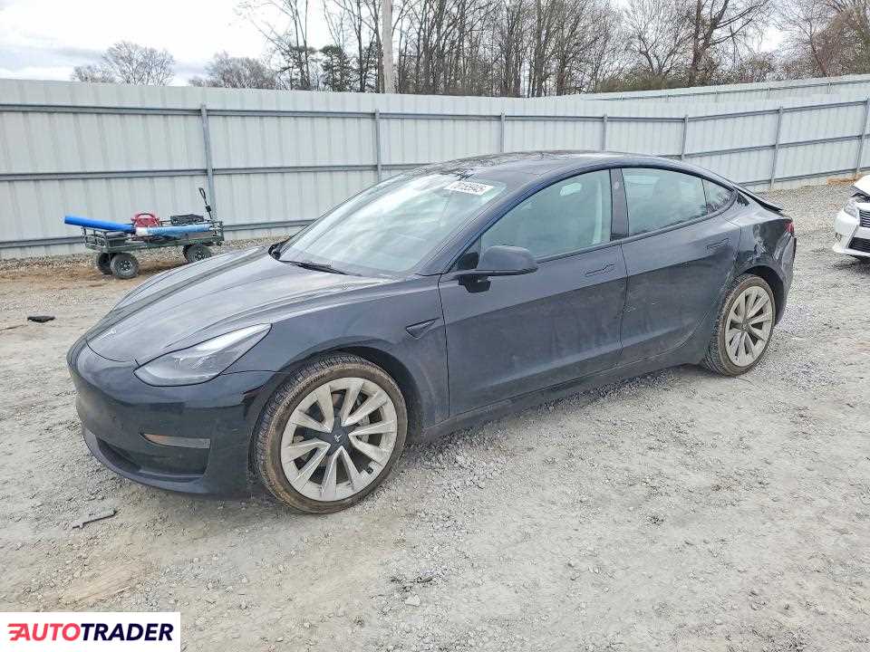 Tesla Model 3 2023