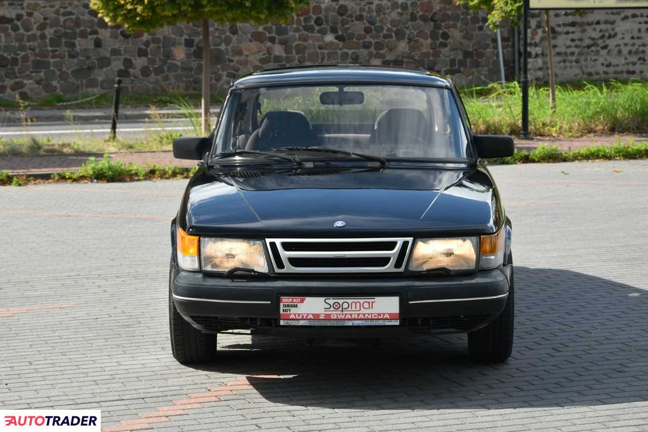 Saab 900