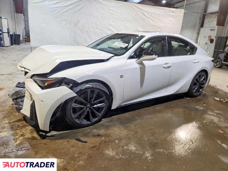 Lexus IS 2021 3