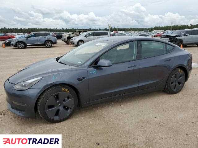 Tesla Model 3 2022