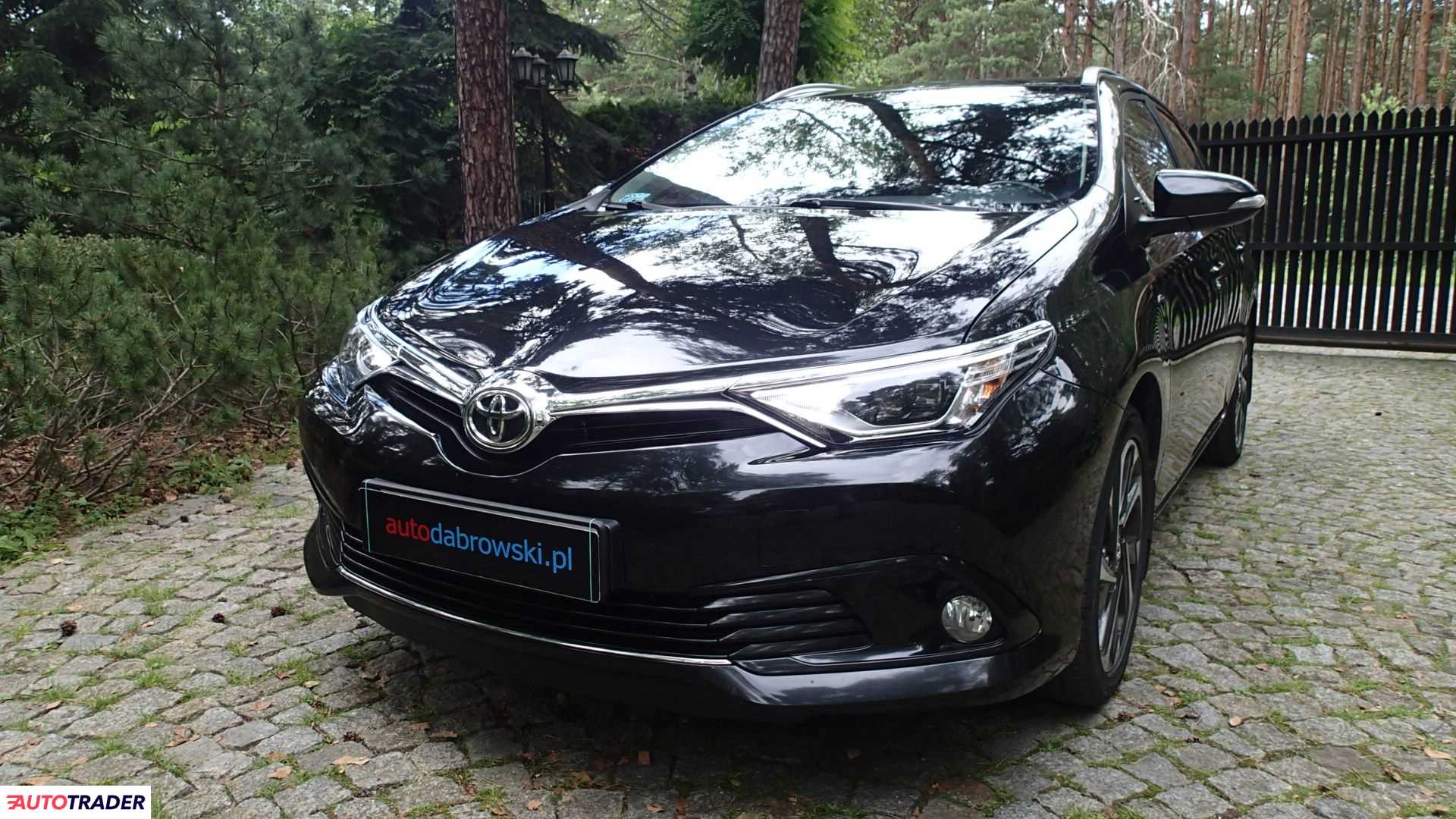 Toyota Auris 2016 1.6 132 KM Toyota Auris 2016 1.6 132 KM