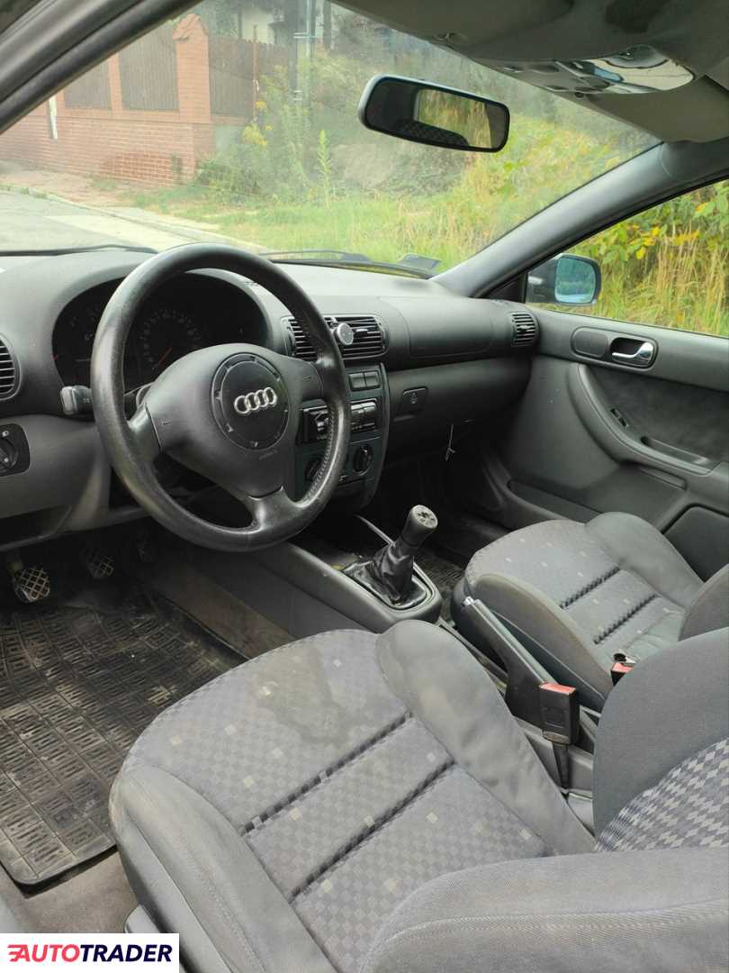 Audi A3 2000 1.6 101 KM Audi A3 2000 1.6 101 KM