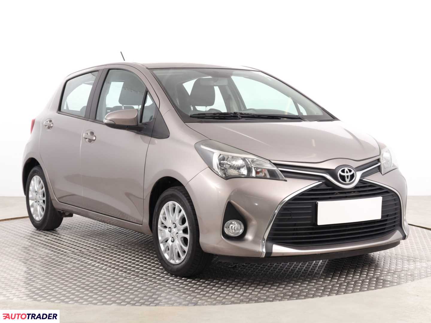 Toyota Yaris 2015 1.3 97 KM