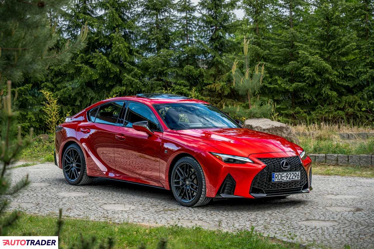 Lexus IS 2023 5 472 KM Lexus IS 2023 5 472 KM