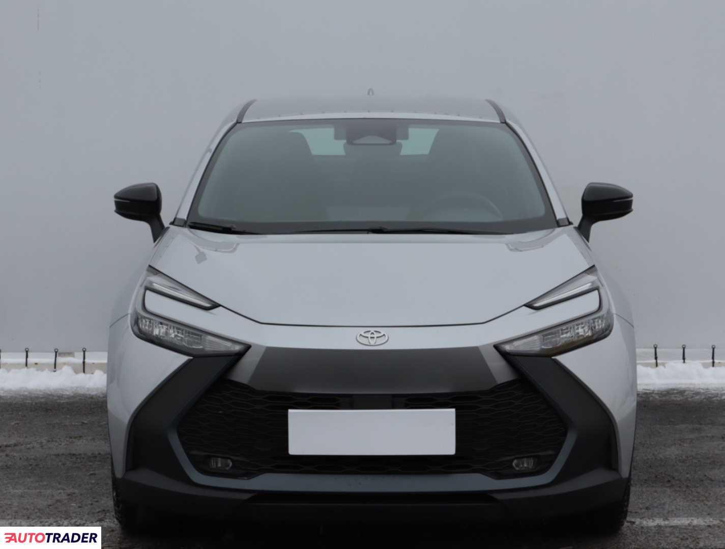 Toyota C-HR 2024 1.8 120 KM