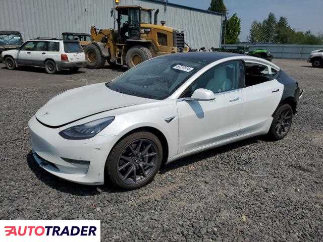 Tesla Model 3 2020